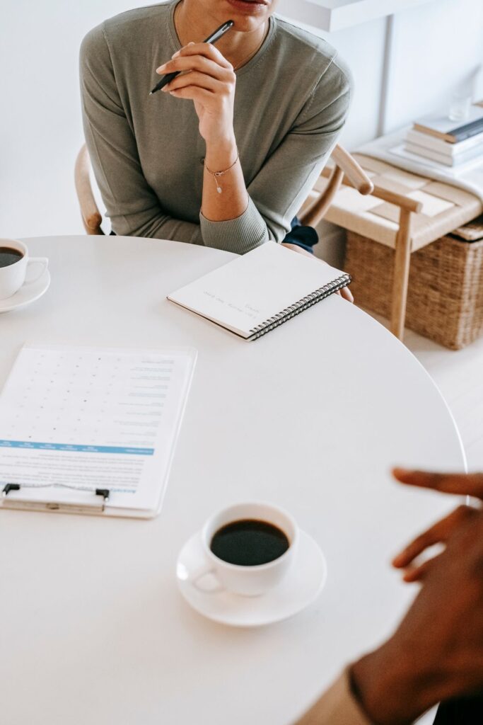 Consulenza professionale a un tavolo